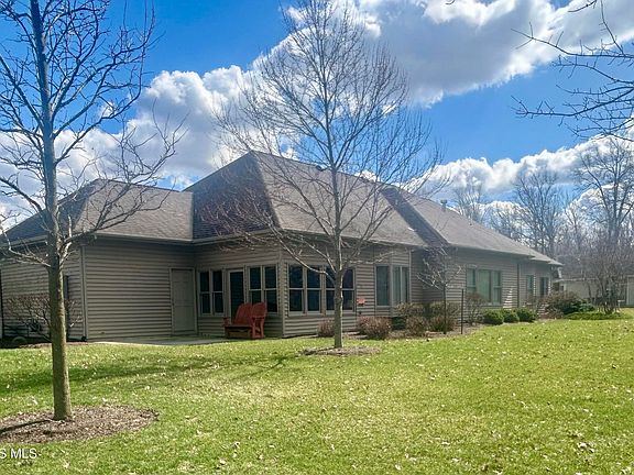 5th image of 136 Maumee Ln
