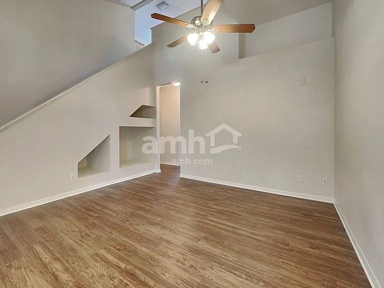 18212 Holly Hills Way — Photo 6