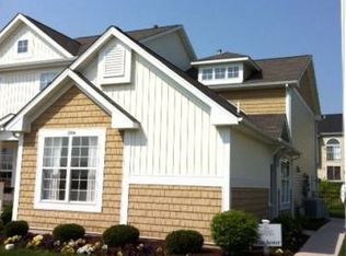 204 Countryshire Dr, Lake Saint Louis, MO 63367