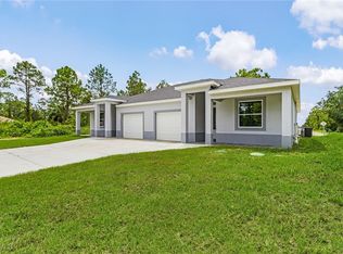 913 E 12th St, Lehigh Acres, FL 33972