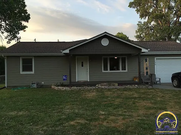 142 Lakeside Dr, Council Grove, KS 66846