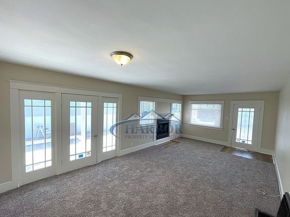5th image of 364 Coronado Ave