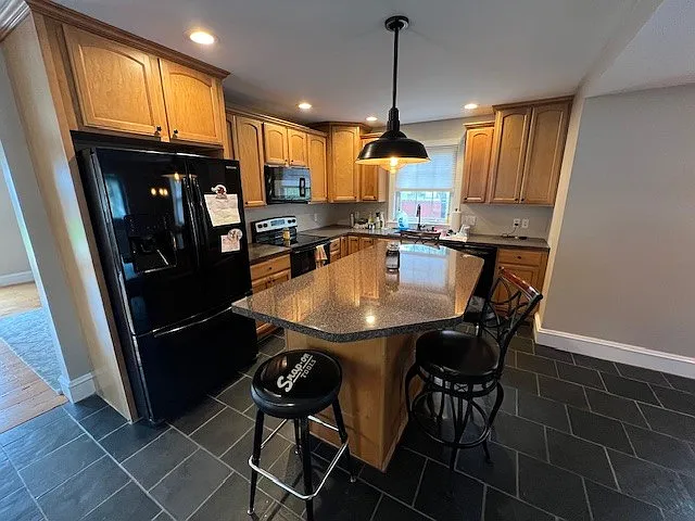 2477 Walnut St — Photo 3