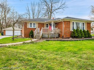 3302 Grant Rd, Rochester Hills, MI 48309