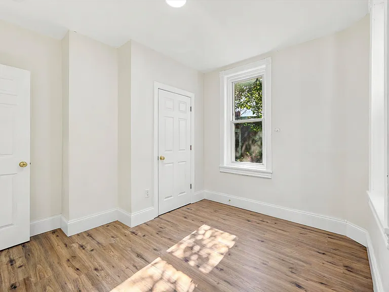 235 N Creighton St — Photo 19