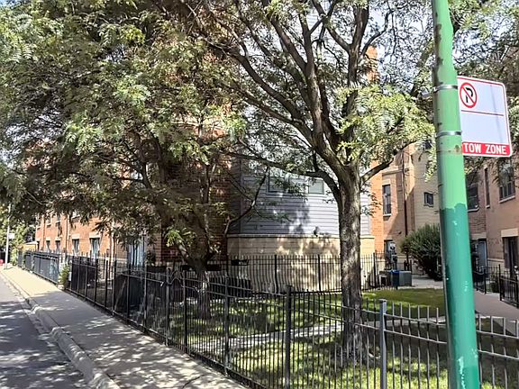 4th image of 2300 W Bloomingdale Ave #1B