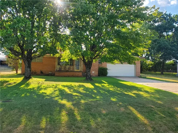 505 N 18th St, Ozark, AR 72949