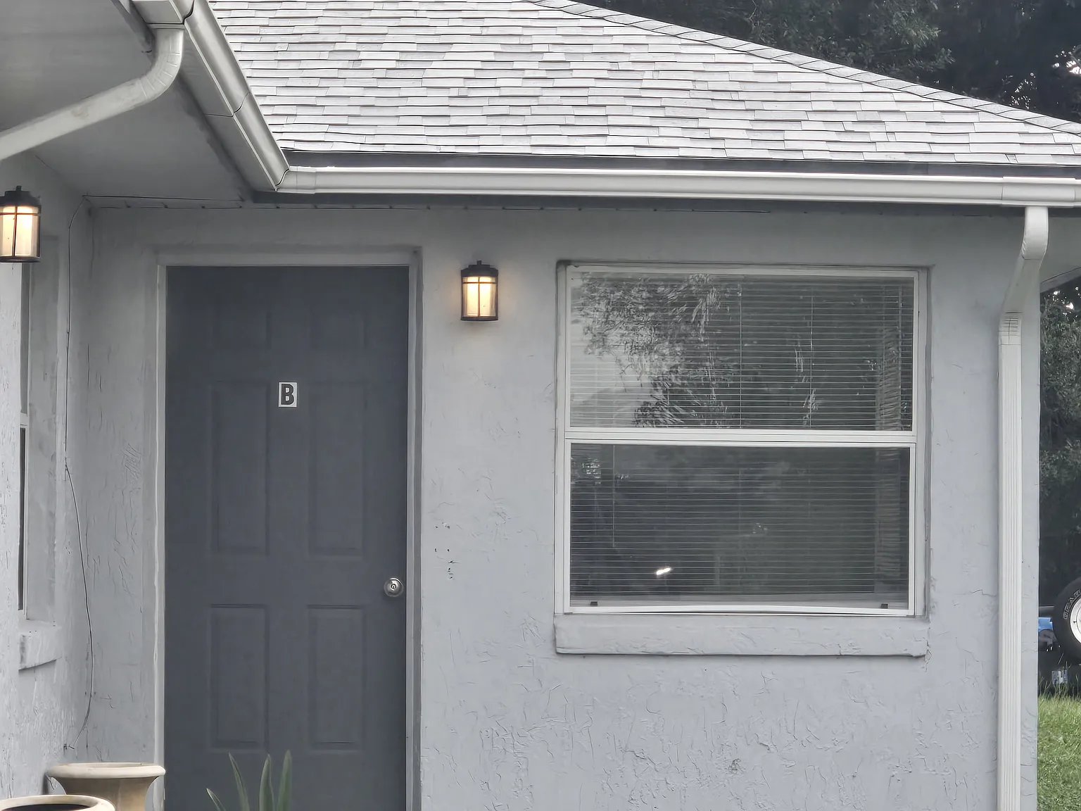 2 bed, 888 sqft, $1,300 — Photo 1