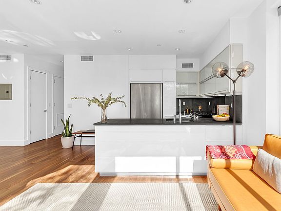 3rd image of 36 Eckford St APT 2A