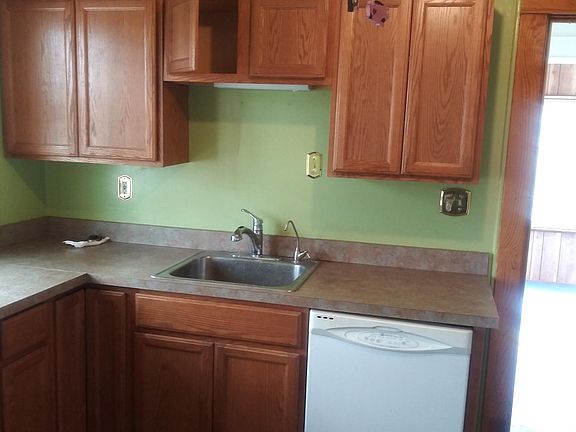 Kitchen with D/w