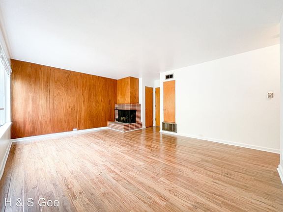 5th image of 120 Locksley Ave APT 4