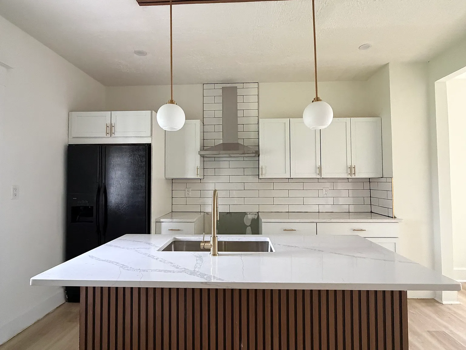3 bed, 1.5 bath, 1500 sqft, $1,800 — Photo 3