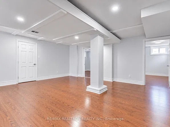 7 Aragon Ave, Toronto, ON M1T 1X5