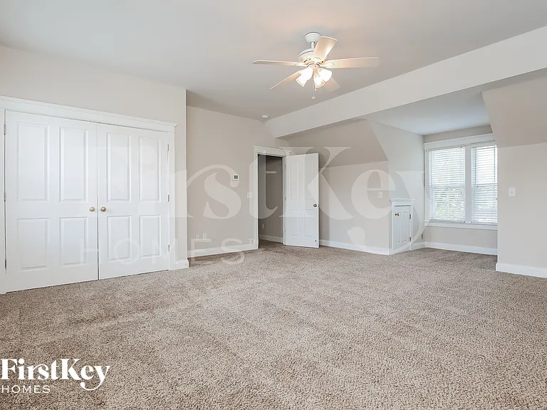 228 Silverwood Ln — Photo 12
