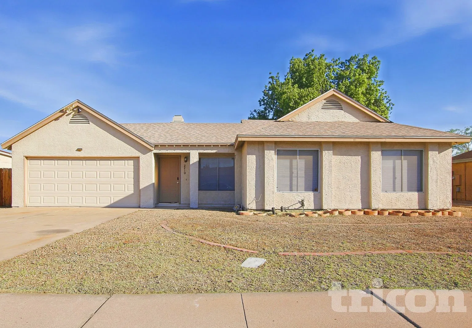 2210 W Mohawk Lane Phoenix AZ — Photo 1