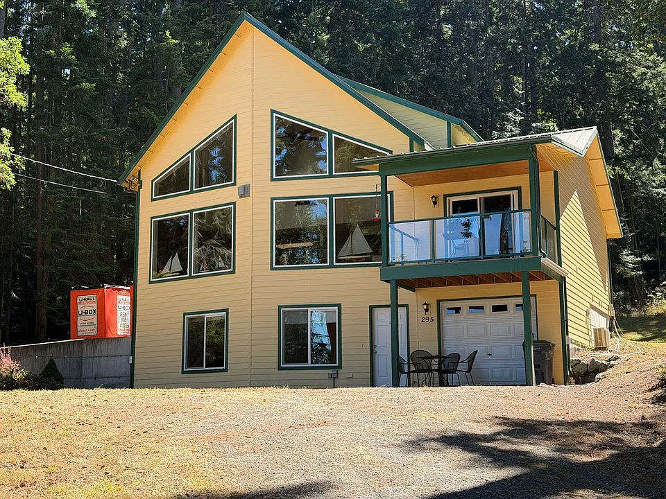 295 Rhodena Dr