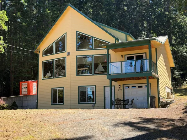 295 Rhodena Dr, Coupeville, WA 98239
