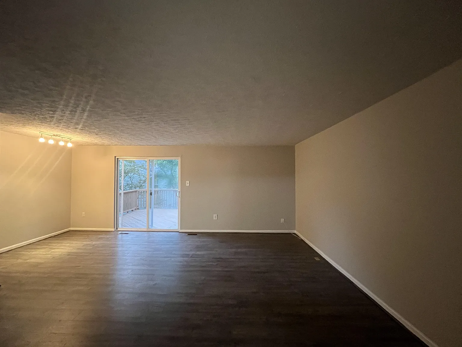 3 bed, 2.5 bath, 1680 sqft, $2,695 — Photo 4