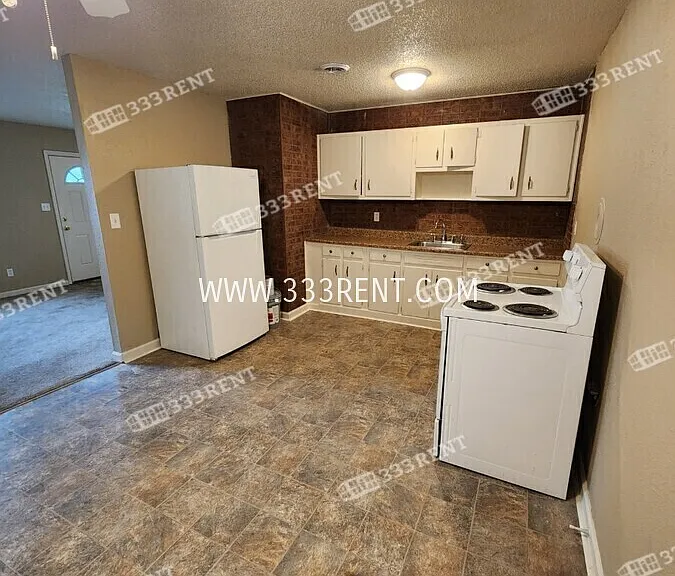 11308 McKinley Ave — Photo 5