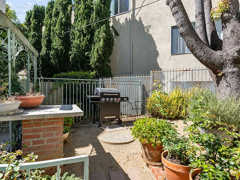 11965 Gorham Ave #503 — Photo 27