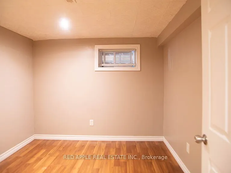 126 Longford Dr — Photo 25