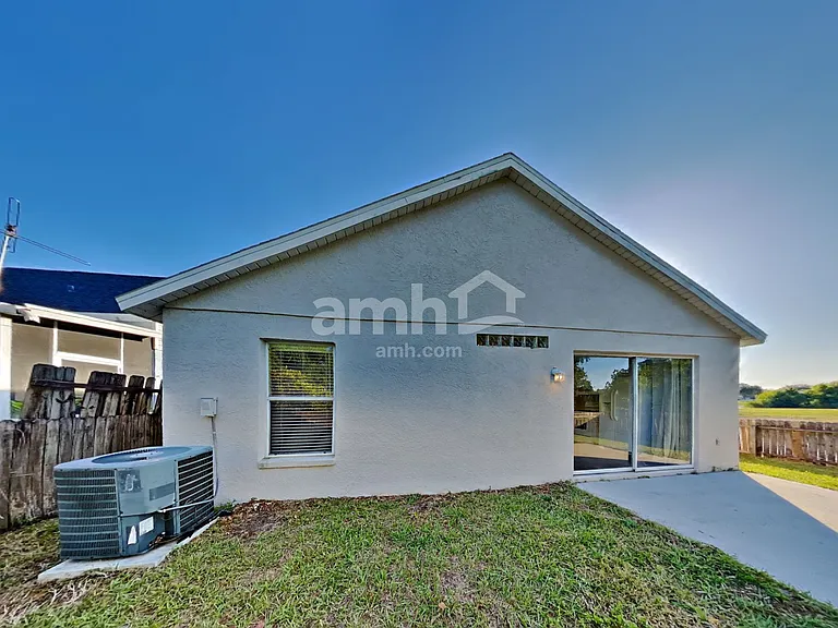 22747 Saint Thomas Cir — Photo 18