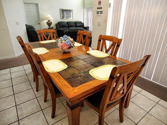 AM4P221BC-formal-dining-area