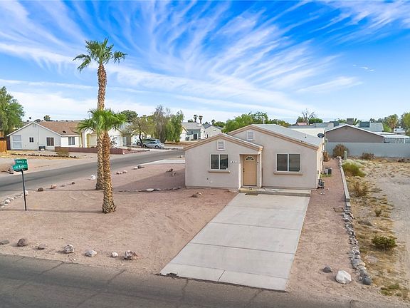 2nd image of 1628 E Valencia Road