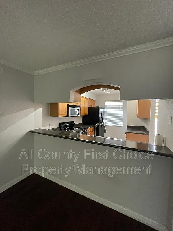 2 bed, 2.0 bath, 901 sqft, $1,595 — Photo 4