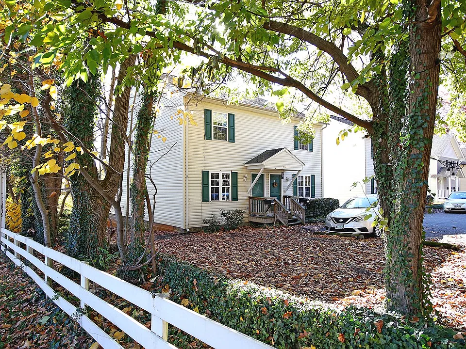 202 Stribling Ave #B