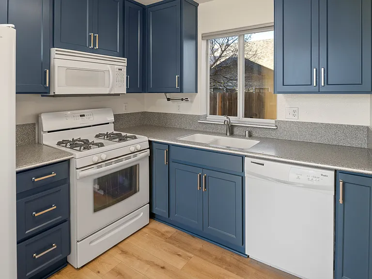 466 Len Cir — Photo 7