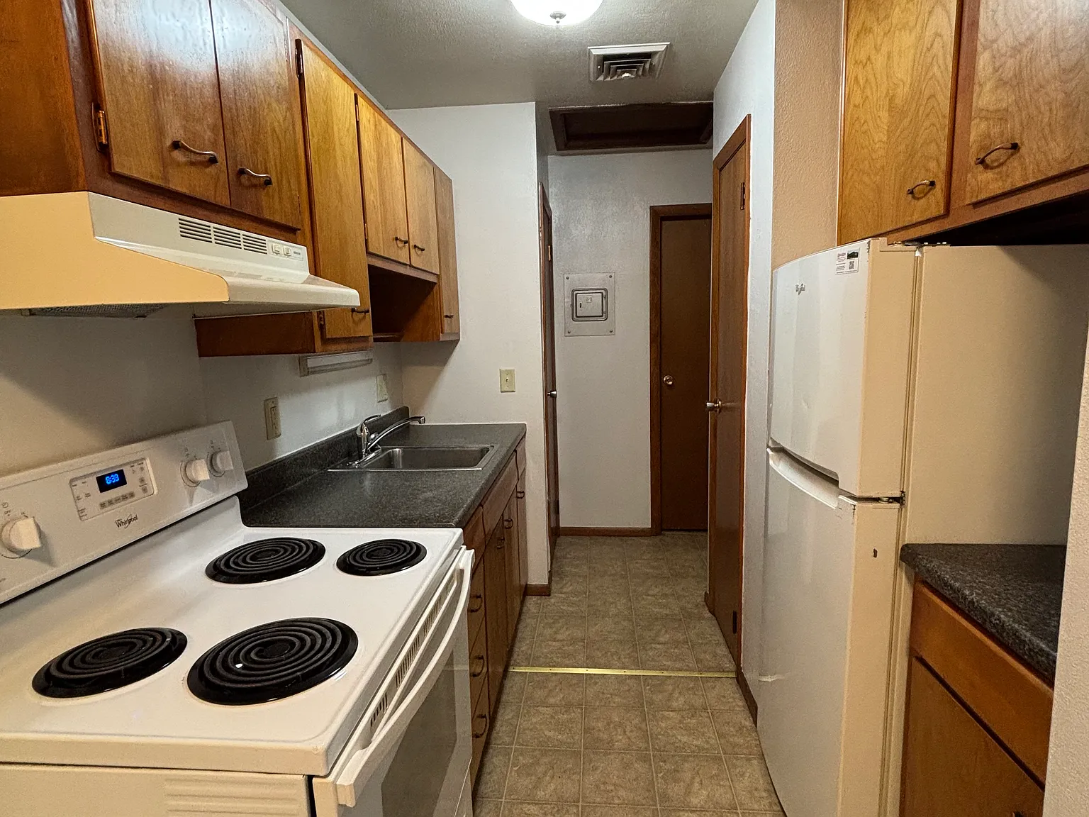 Ellis Apartments — Photo 3