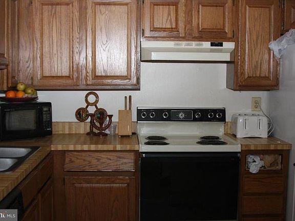 2nd image of 8527 Koluder Ct