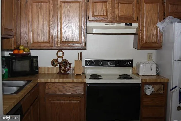 8527 Koluder Ct — Photo 2