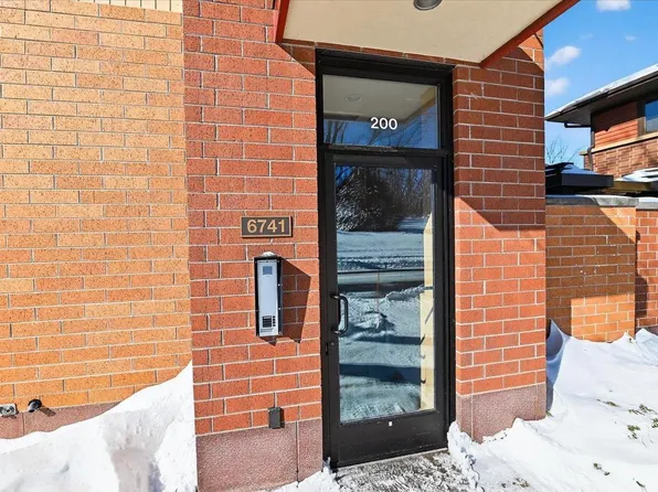 6741 Frank Lloyd Wright Avenue #200, Middleton, WI 53562