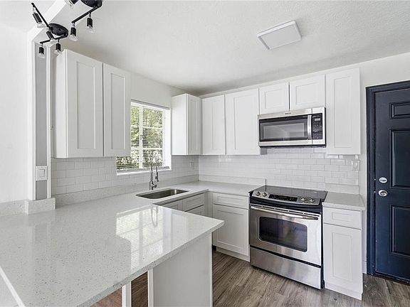 2nd image of 1615 NE 9TH STREET