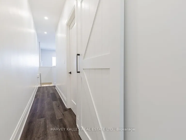 657 Saint Clair Ave W #UPPER — Photo 17