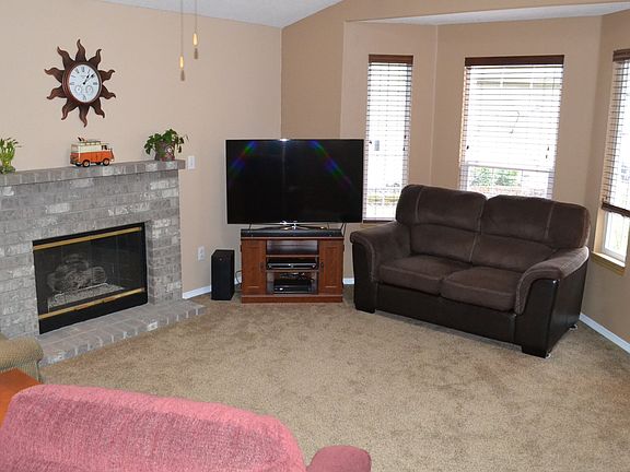 3rd image of 17705 SE 18th Cir