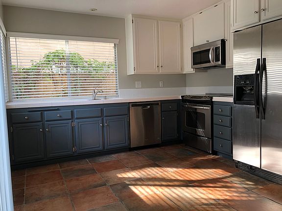 3rd image of 937 Woodgrove Dr