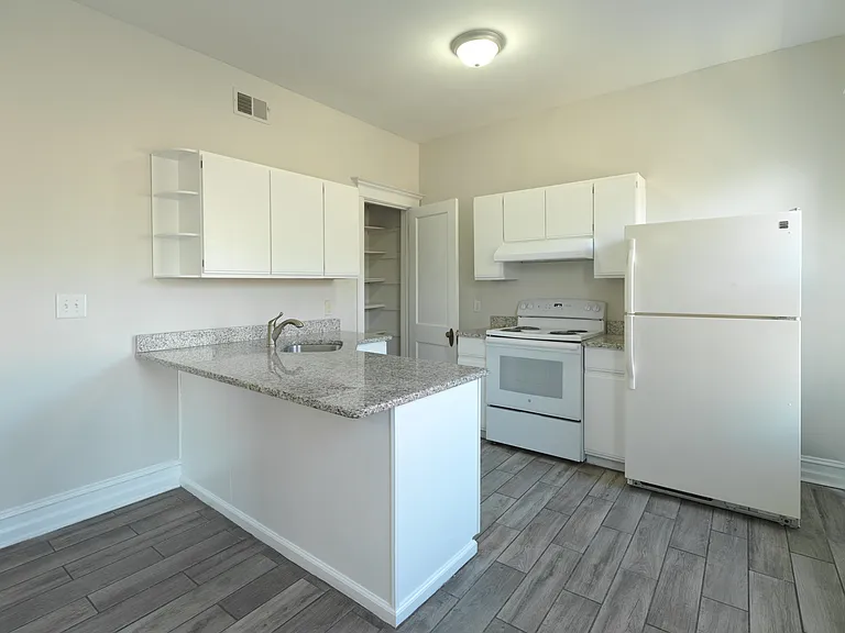 1478 Saint James Ct #5 — Photo 19