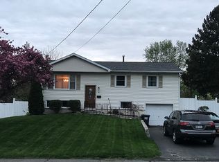 8 University St, Colonie, NY 12205