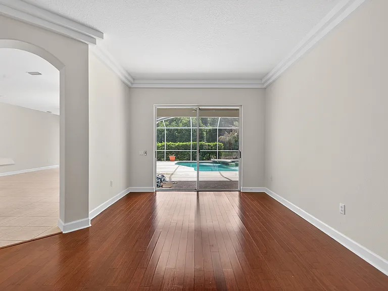 16301 Sambourne Ln — Photo 5