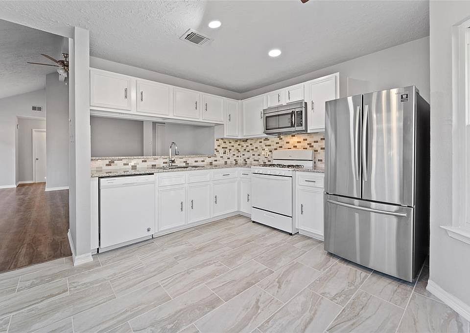 1st image of 4808 Dogwood Dr