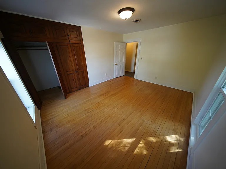 615 S Dewey St — Photo 16