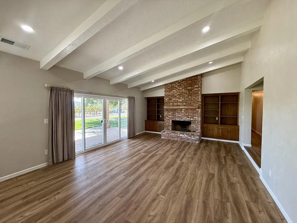 10506 Claribel Rd — Photo 4