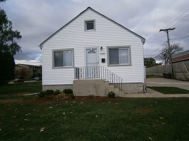 4020 W 119th St photo 1