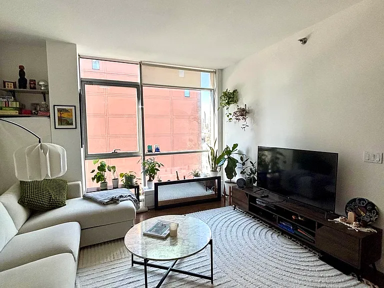 26-26 Jackson Ave #903 — Photo 2