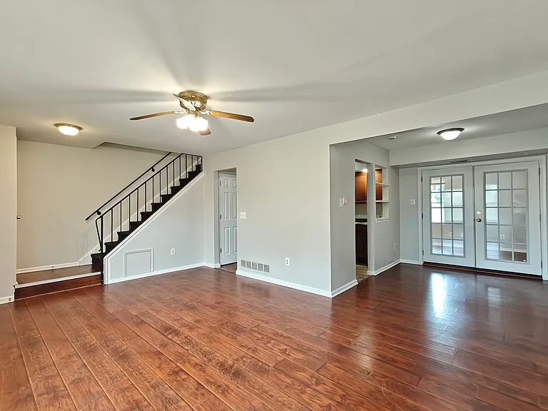60 Farmhouse Rd — Photo 2
