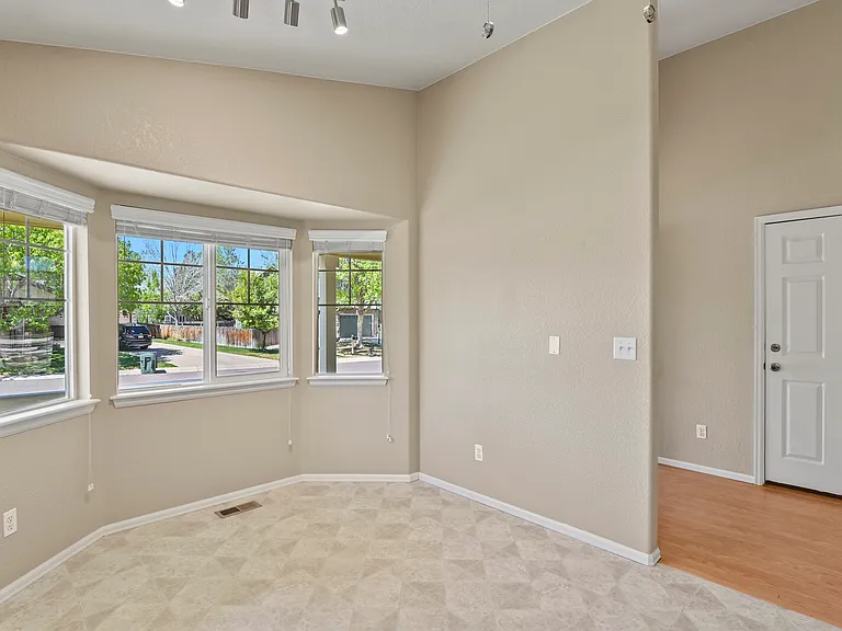 Bay window for a kitchen table