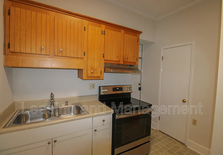 23 Archdale St #E — Photo 6